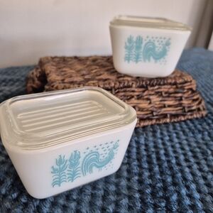 Set Of 2 Pyrex Turquoise Amish Butterprint Refridgerator Dishes. 501, 502.
